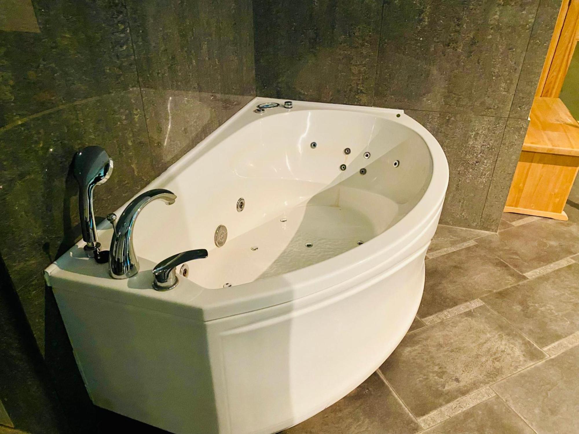 Spacious House With Indoor Pool & Sauna. Ādaži Εξωτερικό φωτογραφία